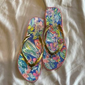 Gently used Lilly Pulitzer sandals 7/8